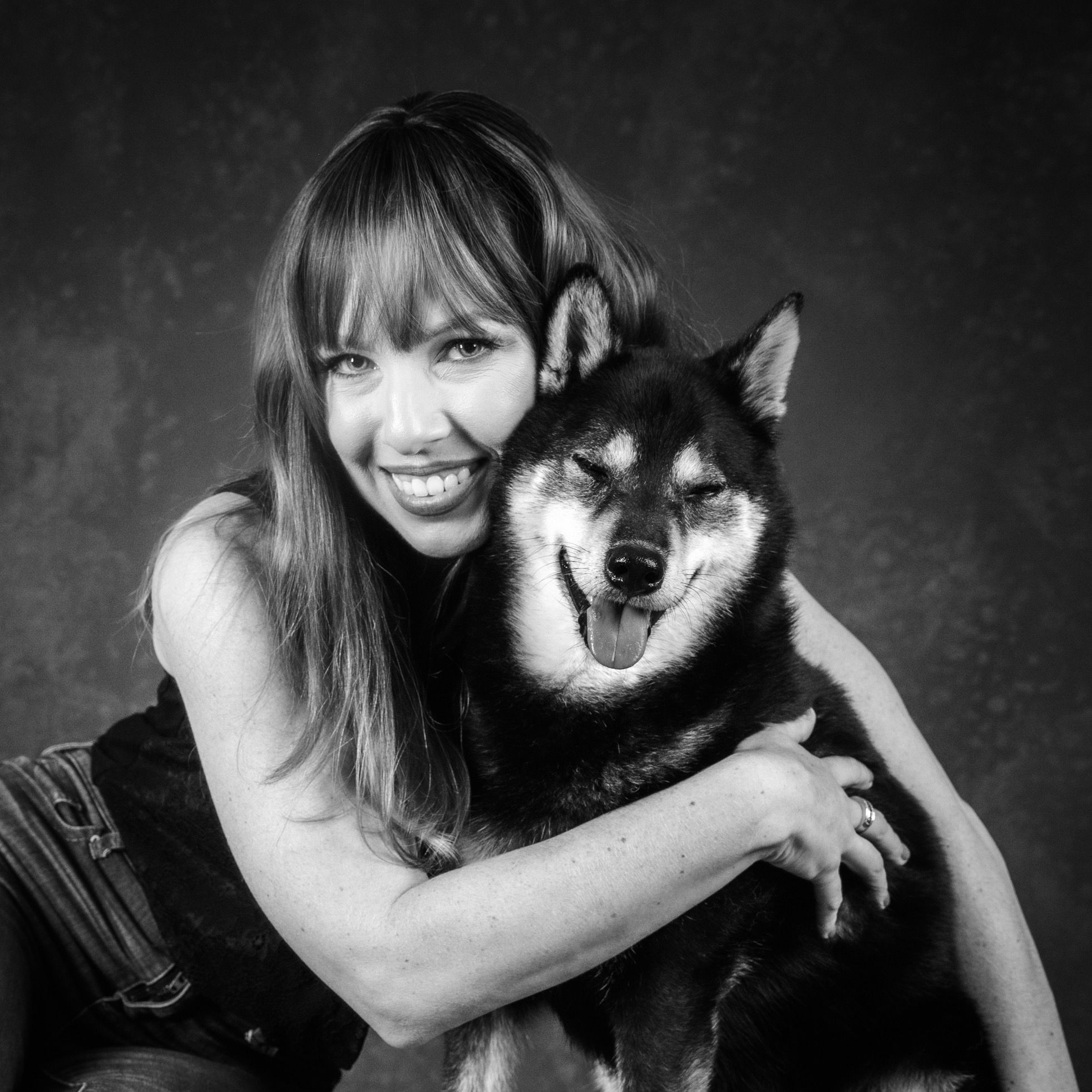 She came for the portrait. He came for the treats. 🐶📸 Best photoshoot partners! #PetPhotography #DogMom #PhotoStudio #